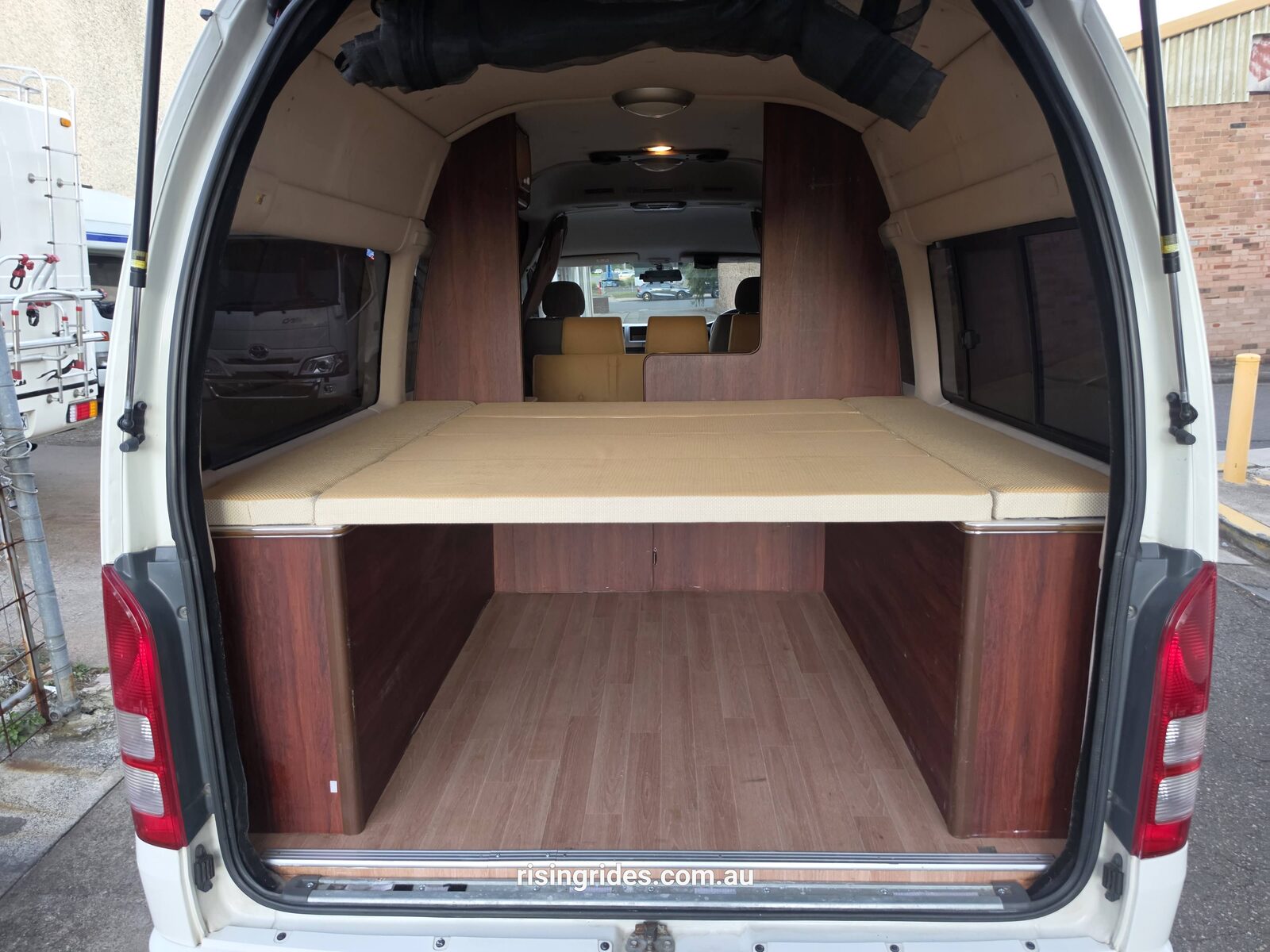 2006 TOYOTA HIACE TRH226K for sale in Lidcombe, Sydney — image 1 of 26